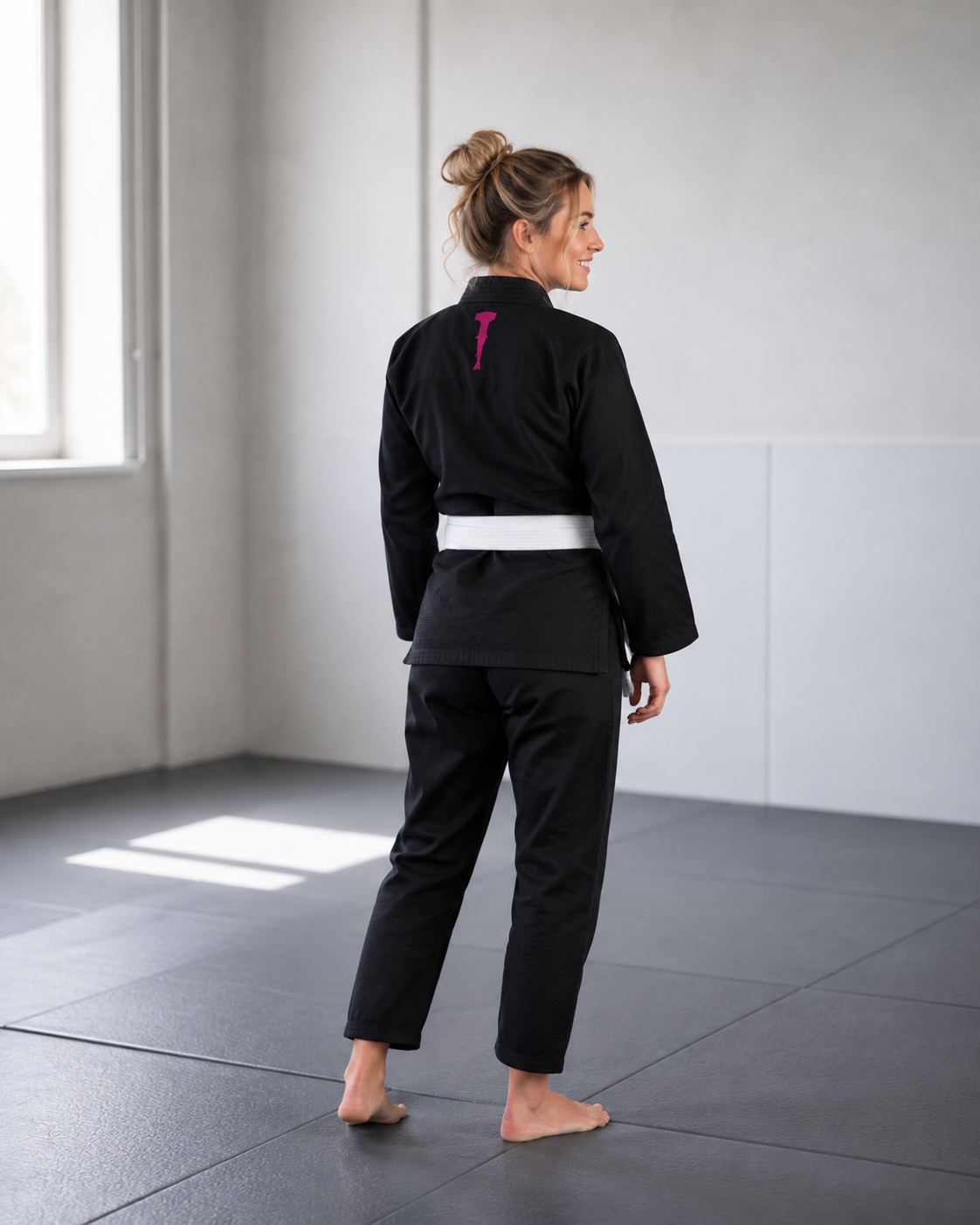 HAMMERHAI BJJ DRAKT for Damer inkl. Gratis Hvitt Belte