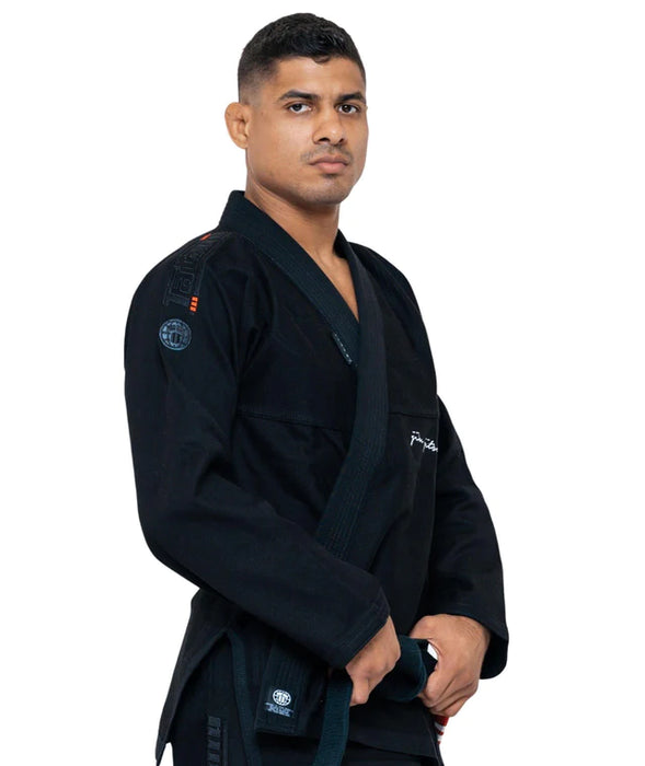 TATAMI ELEMENTS BJJ DRAKT – SVART MED GRATIS HVITT BELTE